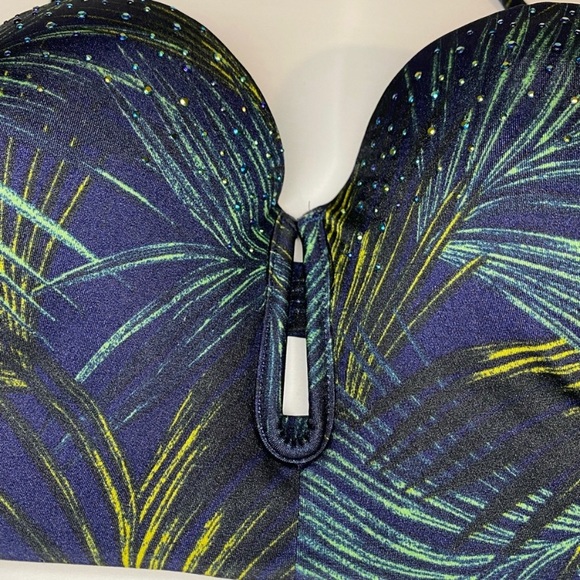 Victoria’s Secrets Full Coverage Push-up Bikini top with Rhinestones - Picture 3 of 6